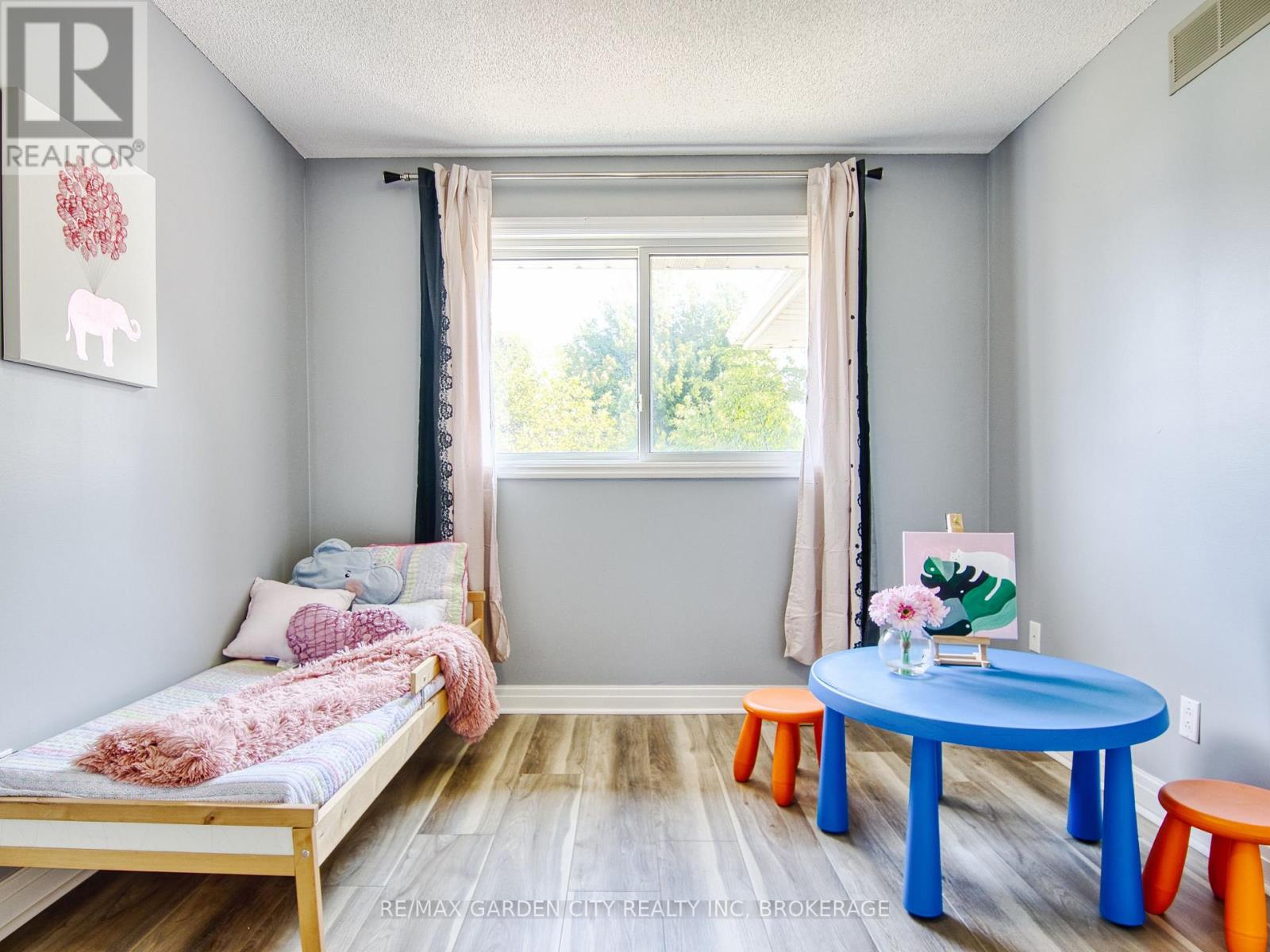 20 Chessington Street, St. Catharines, Ontario  L2S 3R4 - Photo 20 - X12804406