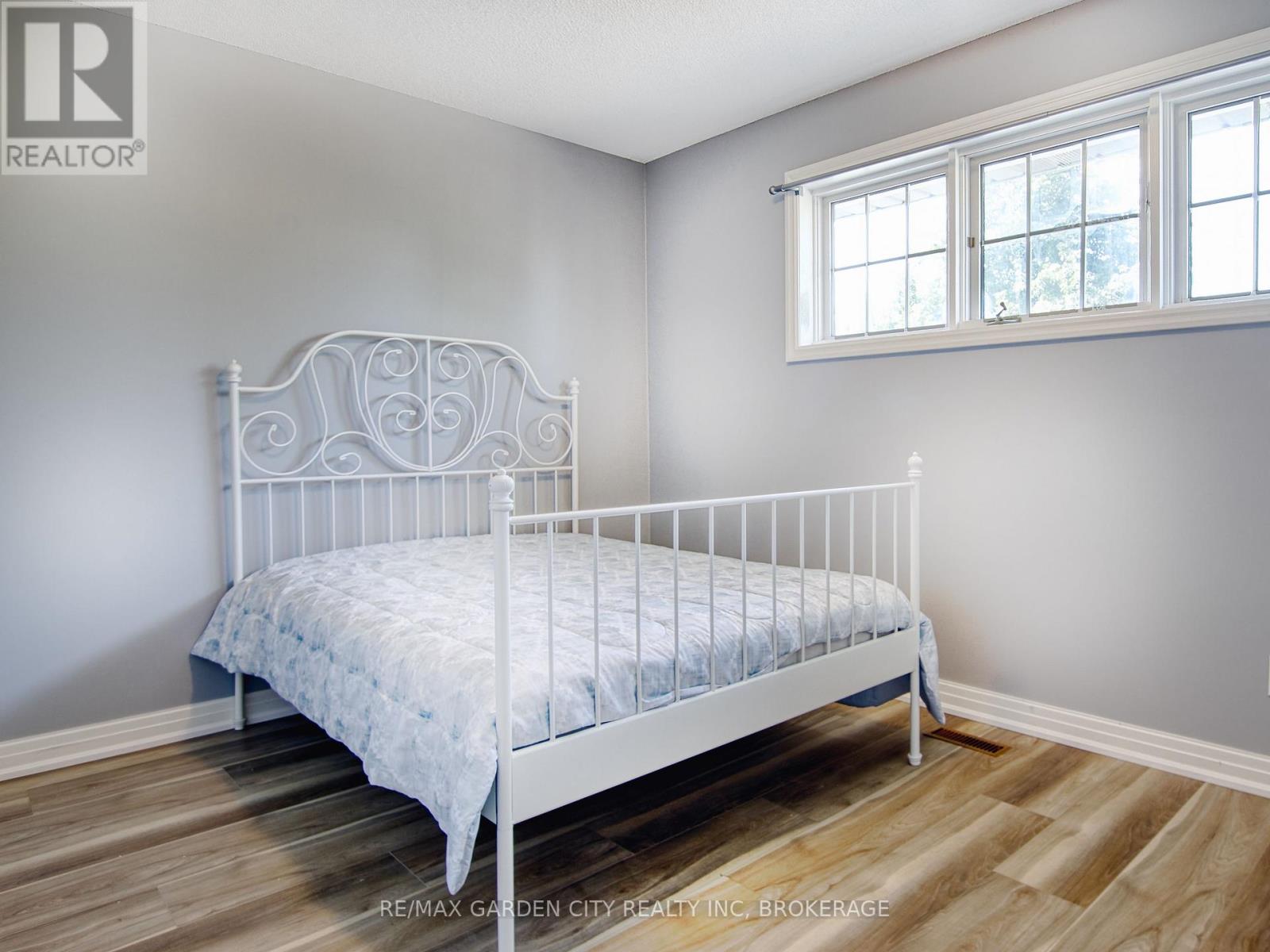 20 Chessington Street, St. Catharines, Ontario  L2S 3R4 - Photo 21 - X12804406