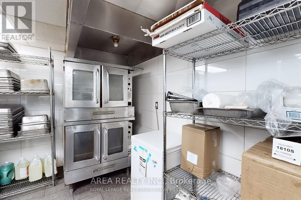 Lower - 2472 Yonge Street, Toronto, Ontario  M4P 2H5 - Photo 5 - C12804362