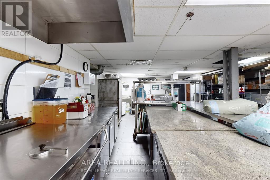 Lower - 2472 Yonge Street, Toronto, Ontario  M4P 2H5 - Photo 6 - C12804362