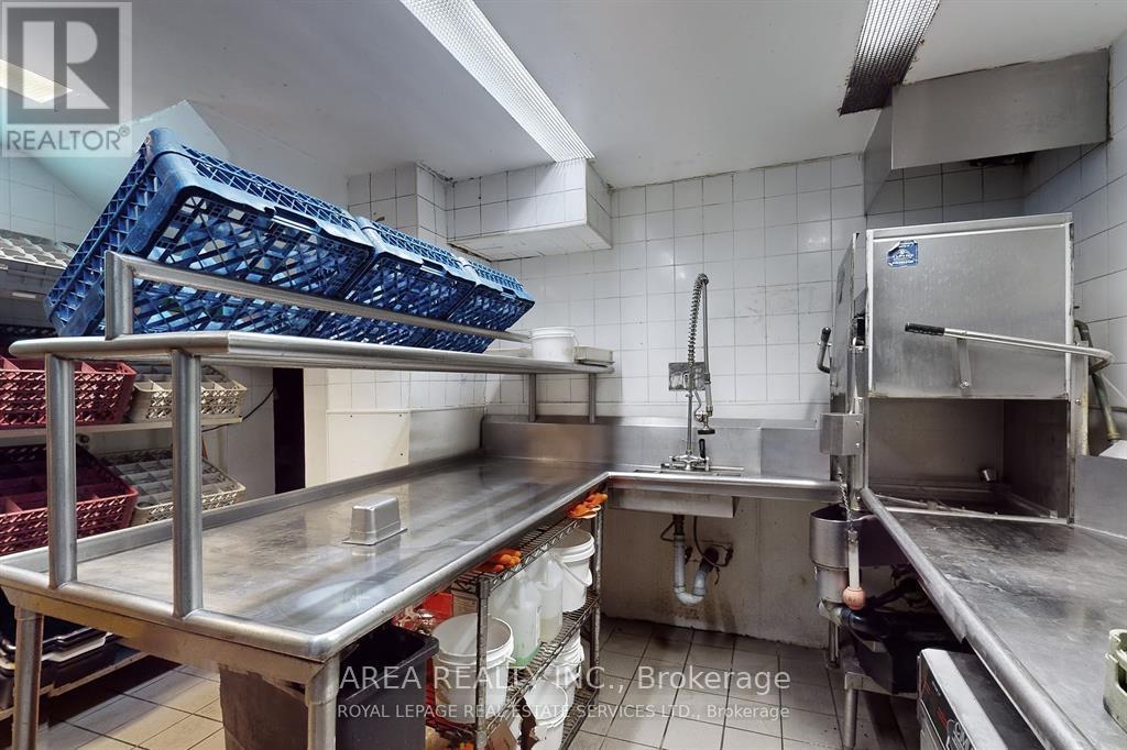 Lower - 2472 Yonge Street, Toronto, Ontario  M4P 2H5 - Photo 7 - C12804362