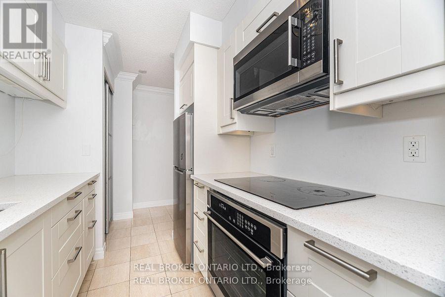 2301 - 50 Lombard Street, Toronto, Ontario  M5C 2X4 - Photo 10 - C12804380