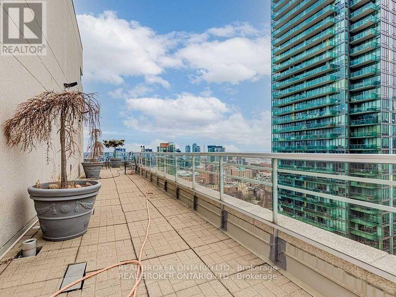 2301 - 50 Lombard Street, Toronto, Ontario  M5C 2X4 - Photo 49 - C12804380