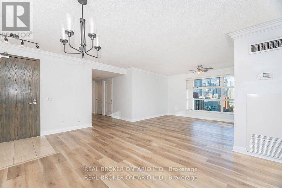 2301 - 50 Lombard Street, Toronto, Ontario  M5C 2X4 - Photo 6 - C12804380