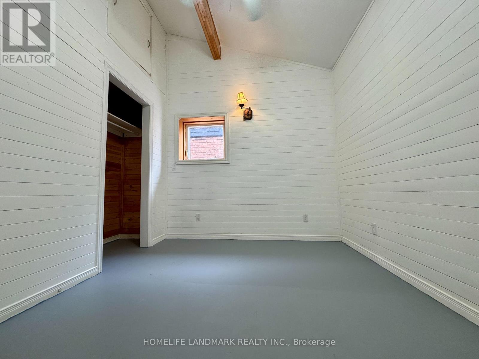 1138 Woodbine Avenue, Toronto, Ontario  M4C 4C8 - Photo 5 - E12804388