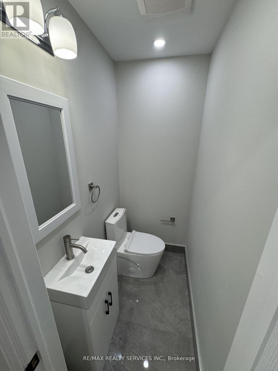 Upper - 41 Maclaren Avenue, Barrie (Painswick North), Ontario  L4N 3Y1 - Photo 11 - S12804390