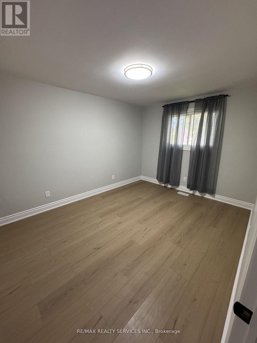 Upper - 41 Maclaren Avenue, Barrie (Painswick North), Ontario  L4N 3Y1 - Photo 9 - S12804390