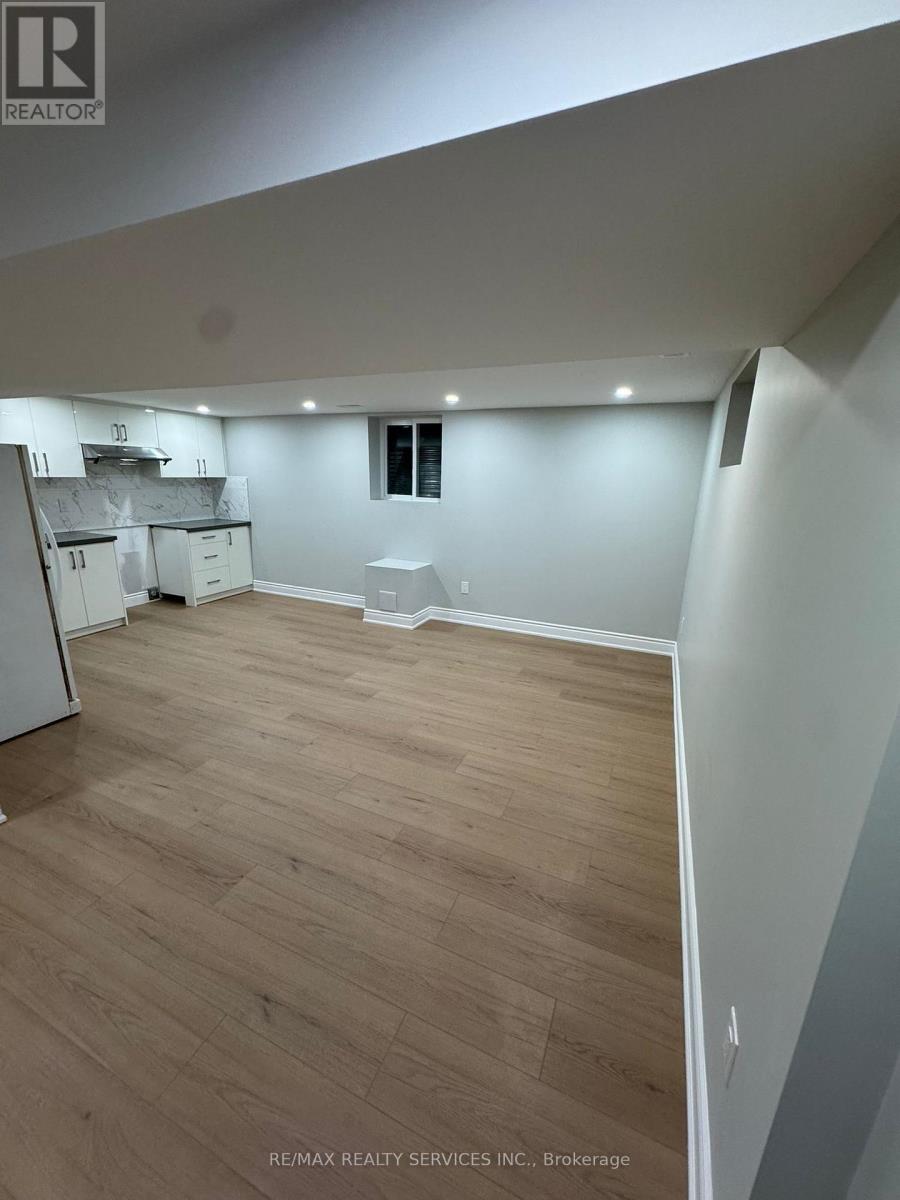 Basement - 41 Maclaren Avenue, Barrie, Ontario  L4N 3Y1 - Photo 2 - S12804394