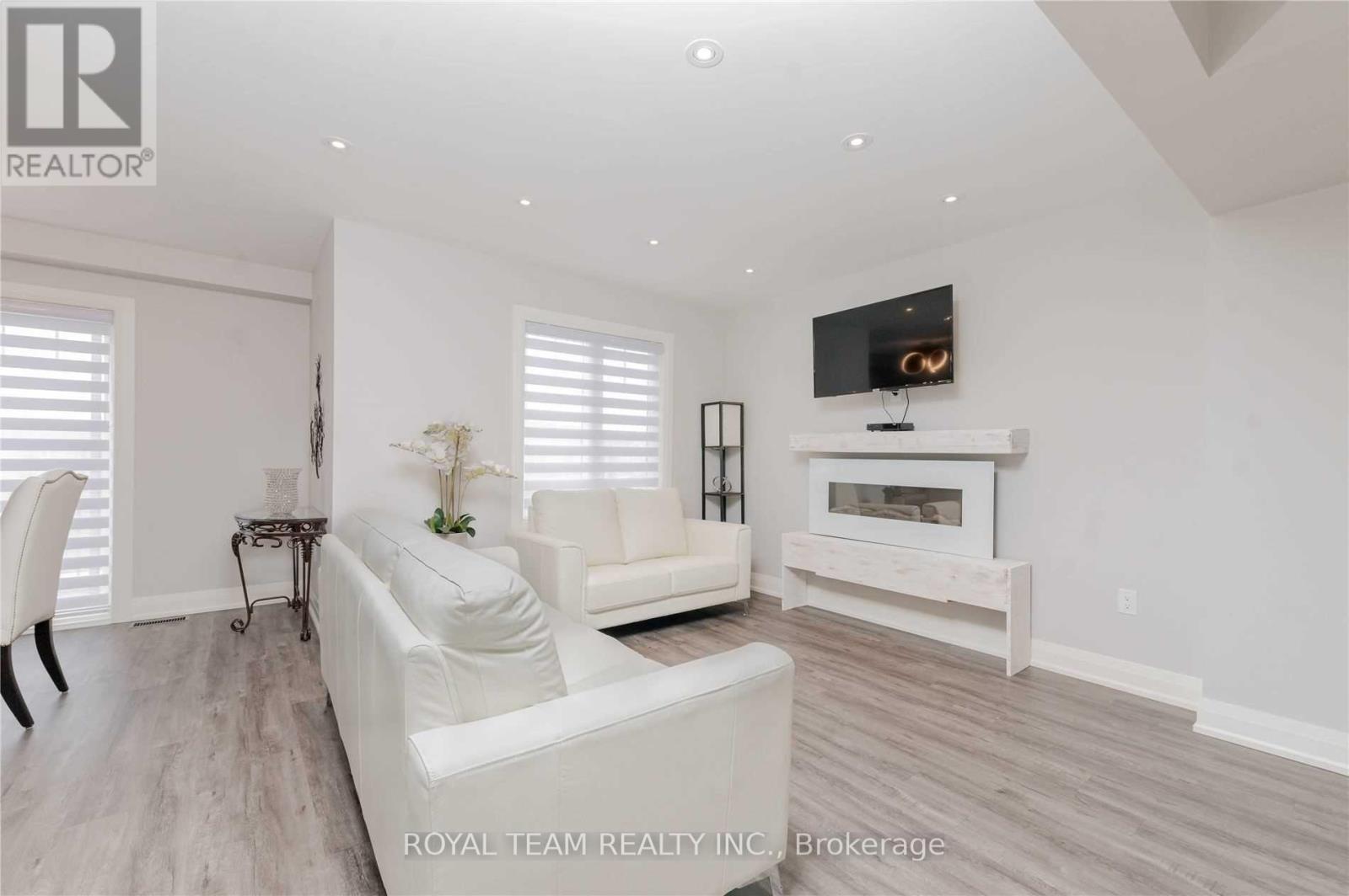 25 Kodiak Terrace, Barrie, Ontario  L9J 0J4 - Photo 14 - S12804418