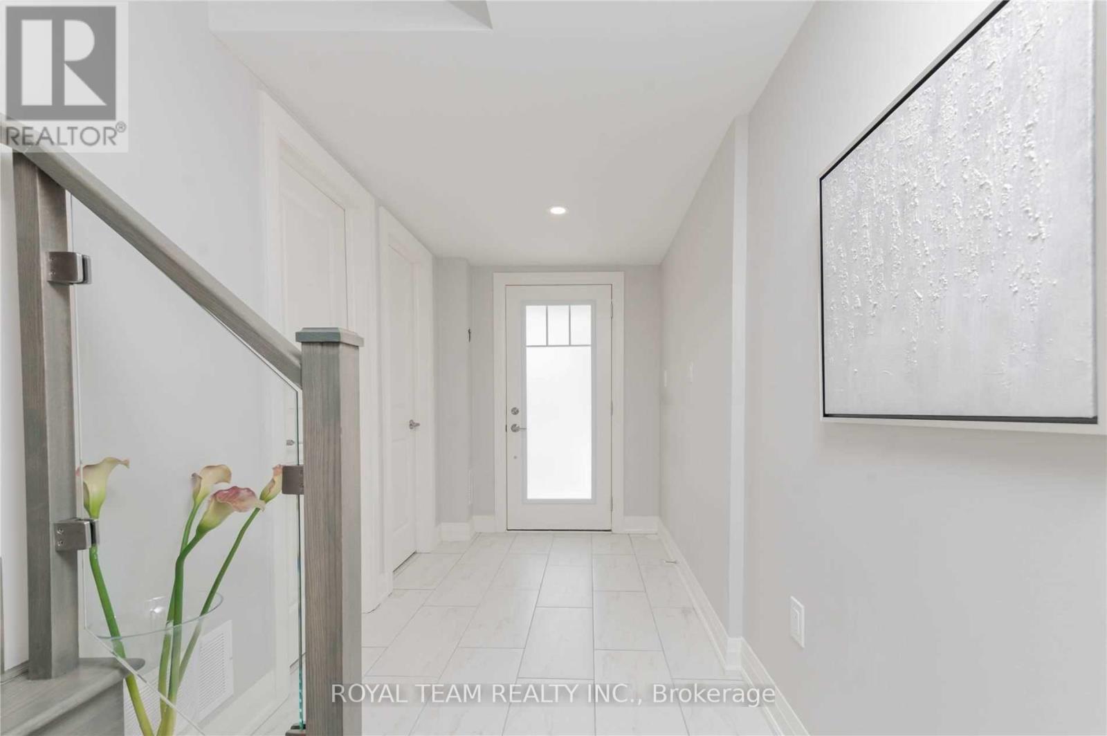 25 Kodiak Terrace, Barrie, Ontario  L9J 0J4 - Photo 5 - S12804418