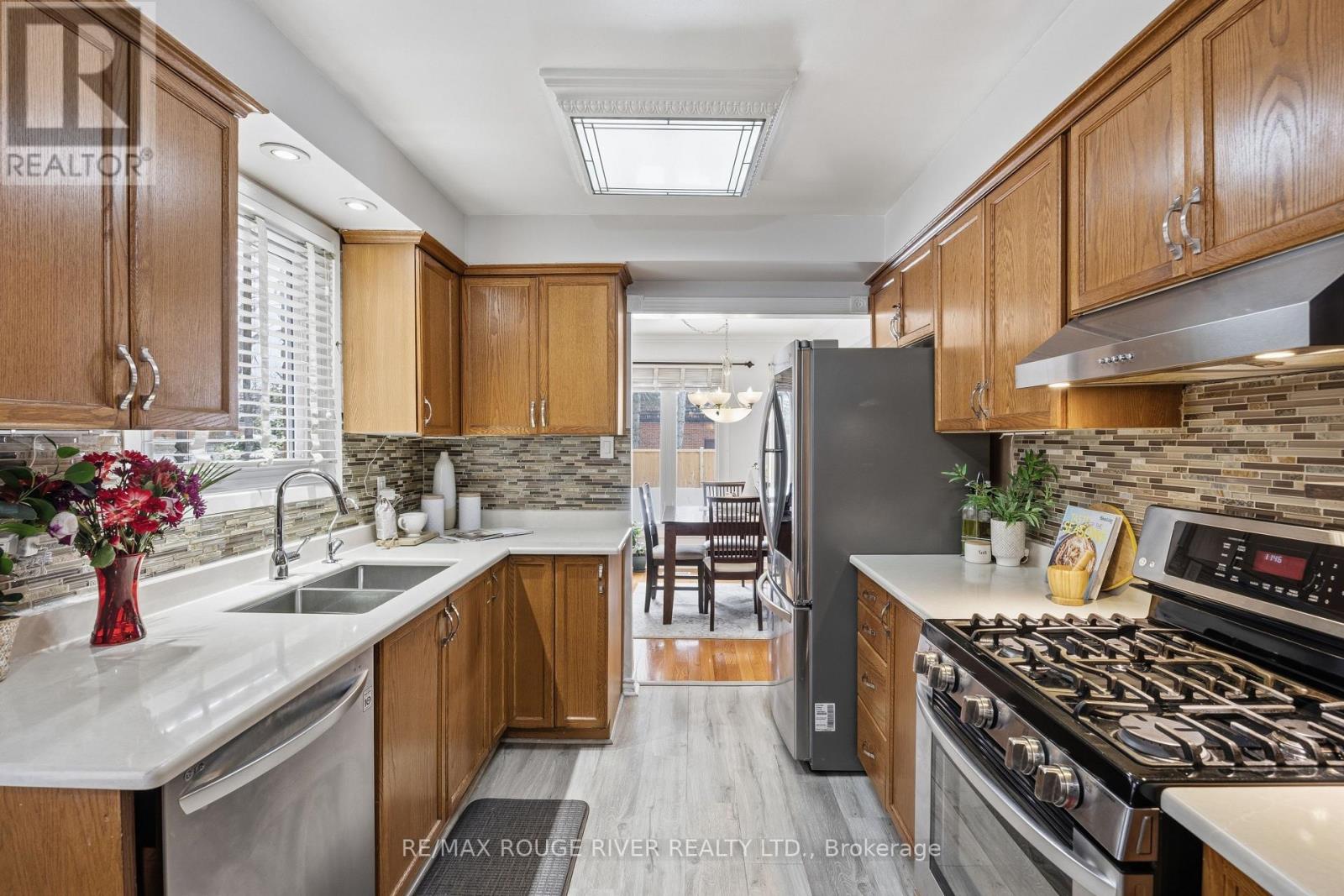 767 Hampton Court, Pickering, Ontario  L1W 3M3 - Photo 14 - E12804370