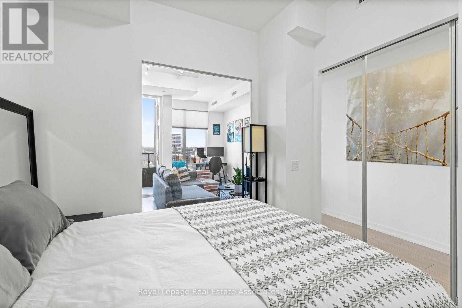 919 - 270 Dufferin Street, Toronto, Ontario  M6K 0H8 - Photo 11 - W12804368