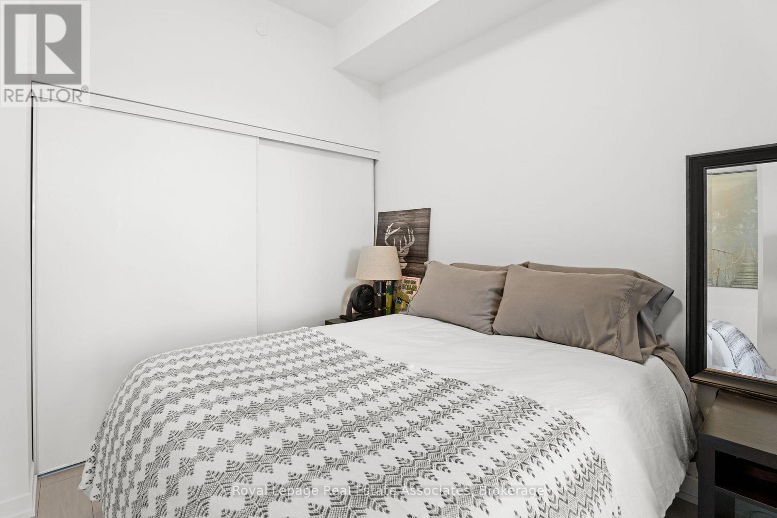 919 - 270 Dufferin Street, Toronto, Ontario  M6K 0H8 - Photo 12 - W12804368