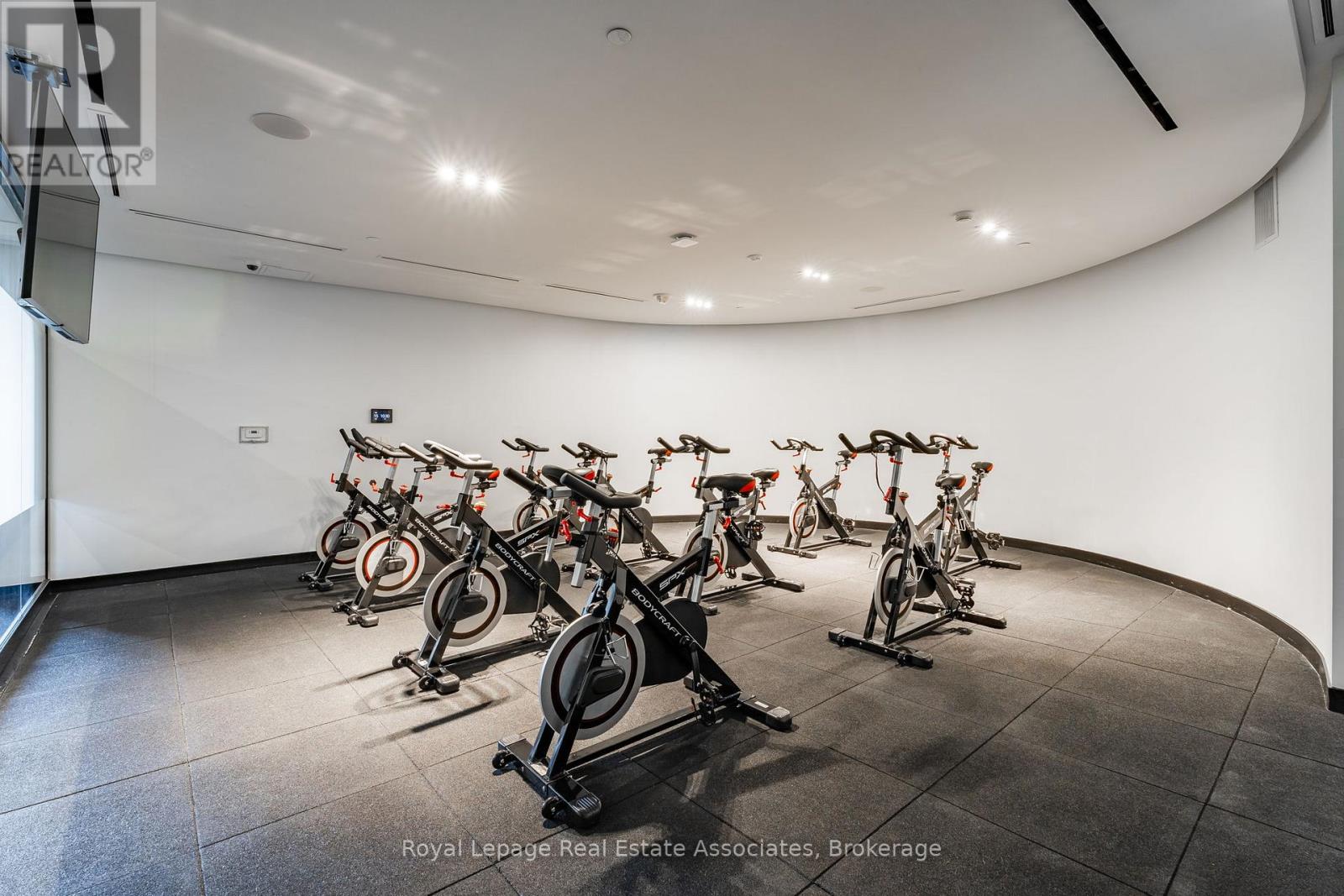 919 - 270 Dufferin Street, Toronto, Ontario  M6K 0H8 - Photo 2 - W12804368