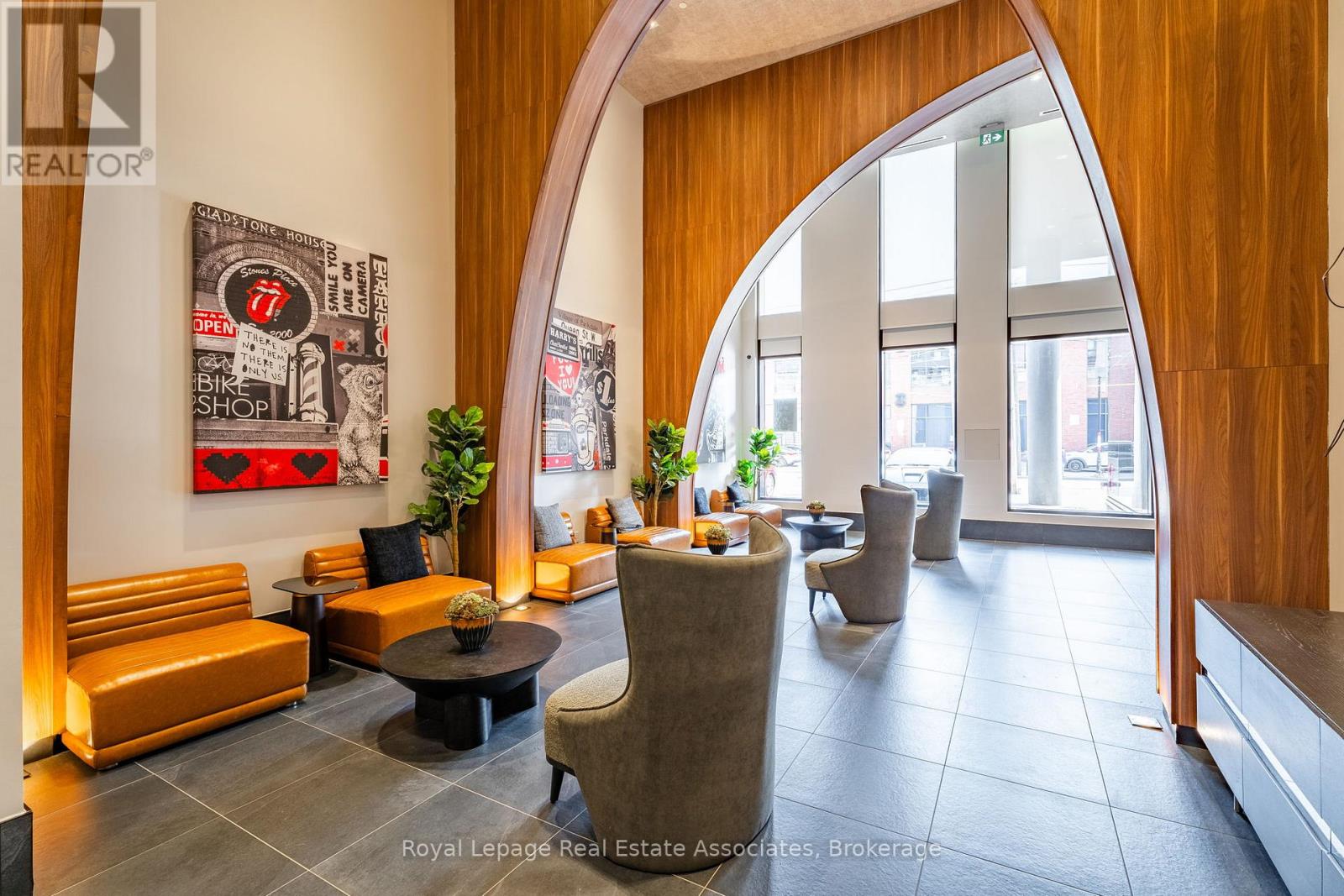 919 - 270 Dufferin Street, Toronto, Ontario  M6K 0H8 - Photo 5 - W12804368