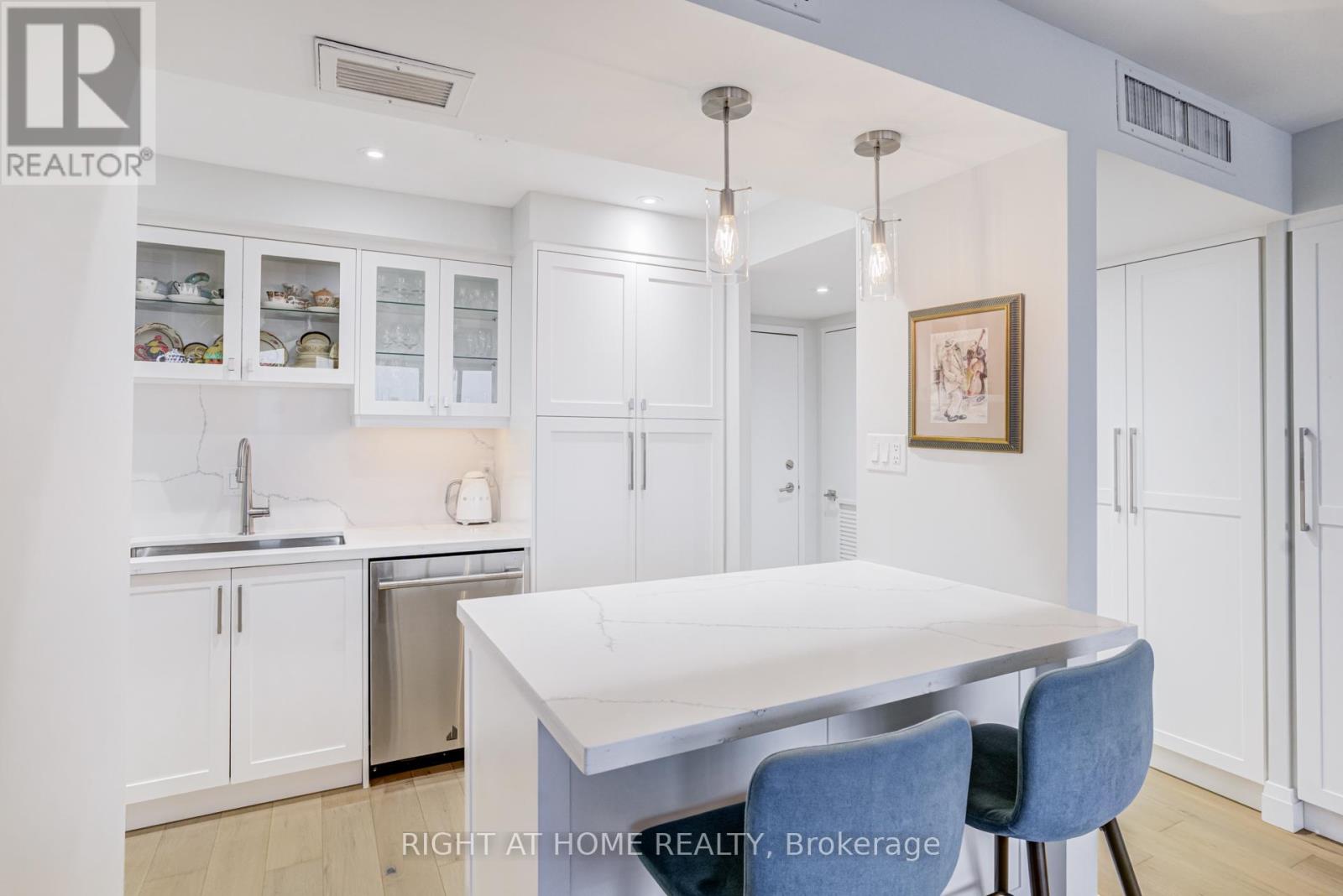 606 - 1333 Bloor Street, Mississauga, Ontario  L4Y 3T6 - Photo 13 - W12804408