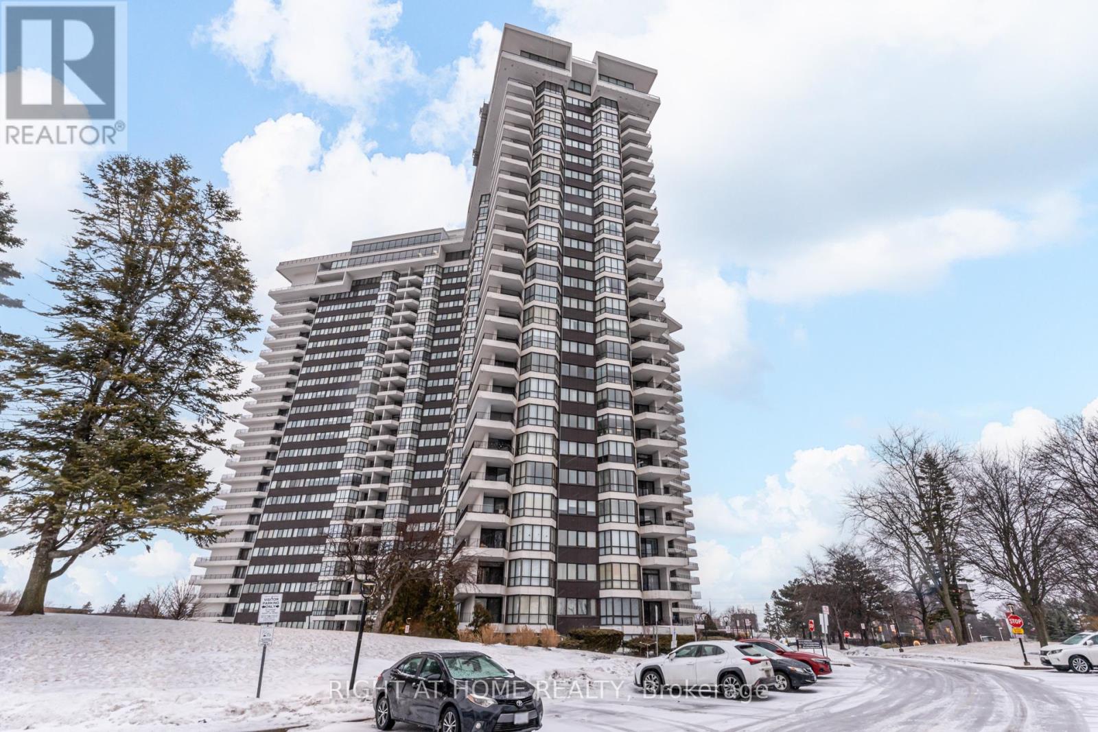 606 - 1333 Bloor Street, Mississauga, Ontario  L4Y 3T6 - Photo 4 - W12804408