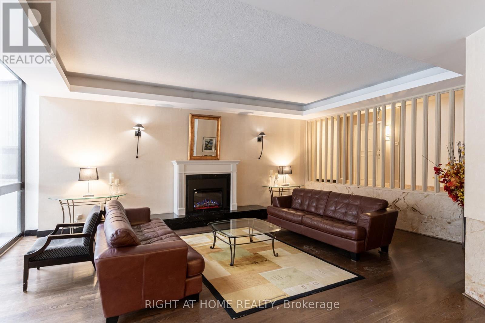 606 - 1333 Bloor Street, Mississauga, Ontario  L4Y 3T6 - Photo 6 - W12804408