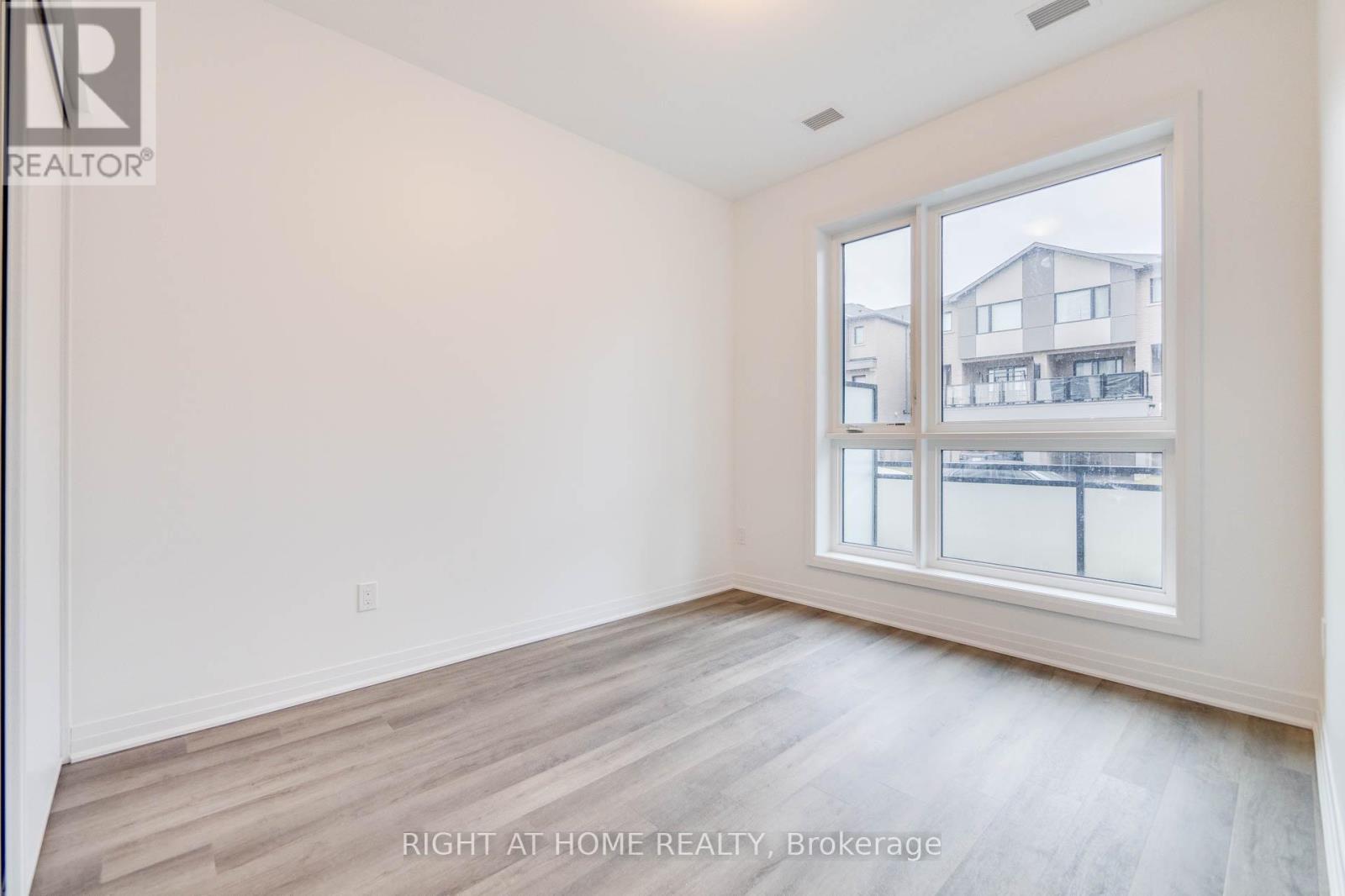 114 - 470 Gordon Krantz Avenue, Milton, Ontario  L9E 1Z2 - Photo 11 - W12804422