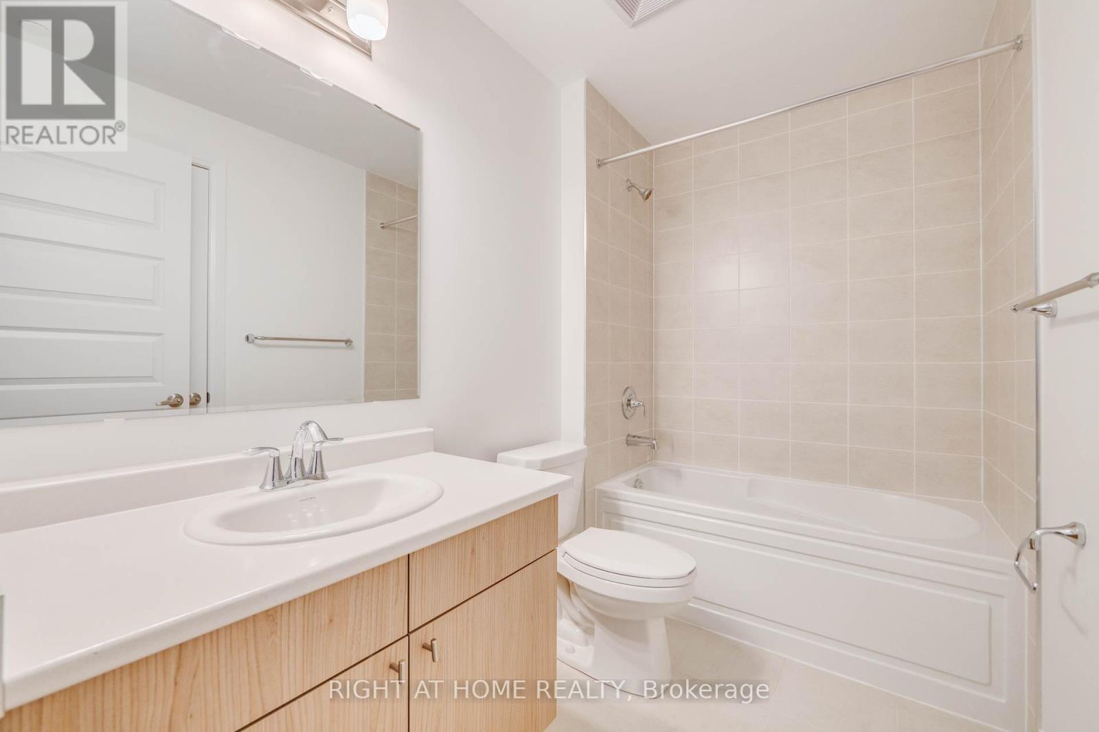 114 - 470 Gordon Krantz Avenue, Milton, Ontario  L9E 1Z2 - Photo 13 - W12804422