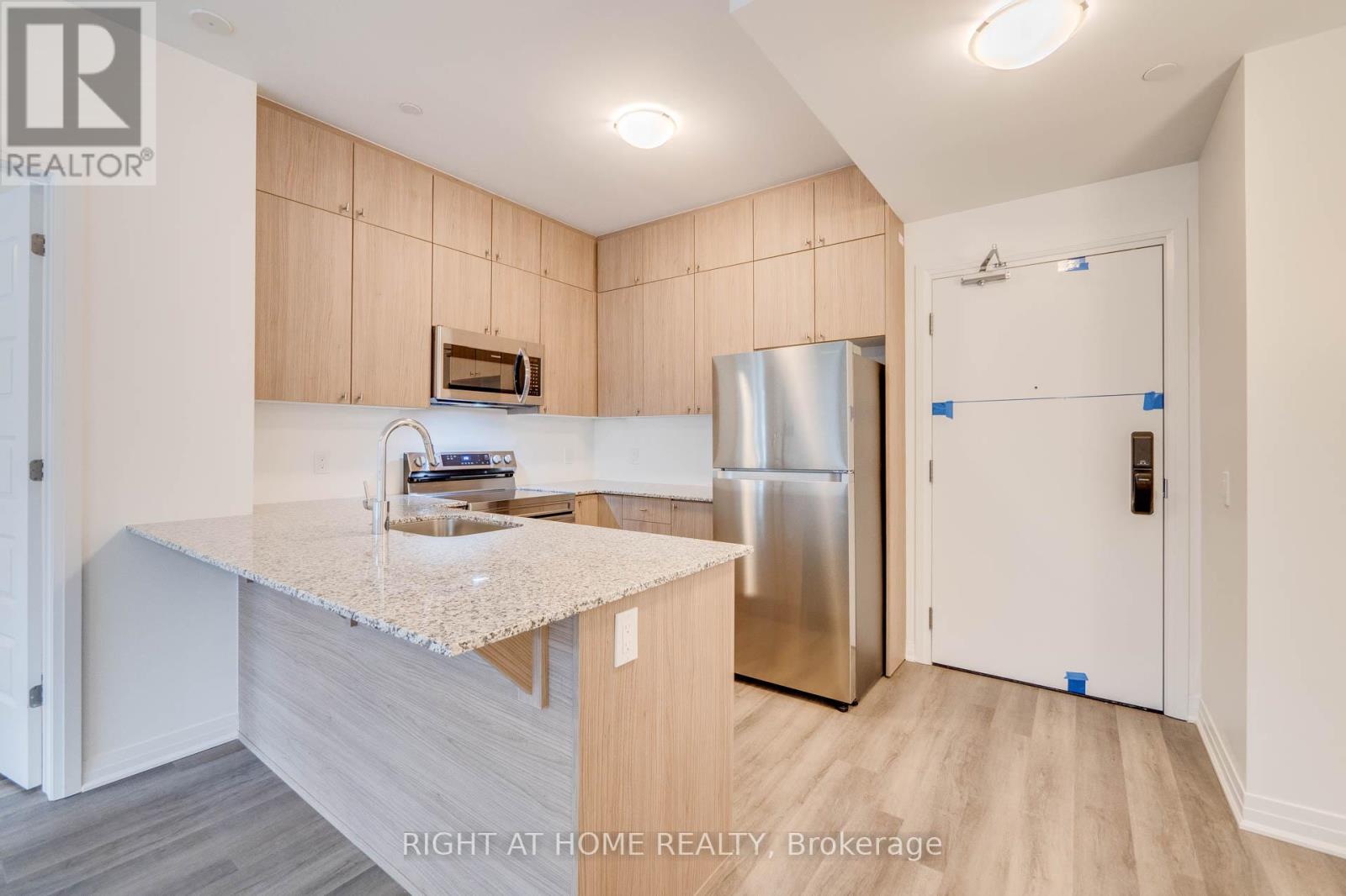 114 - 470 Gordon Krantz Avenue, Milton, Ontario  L9E 1Z2 - Photo 6 - W12804422