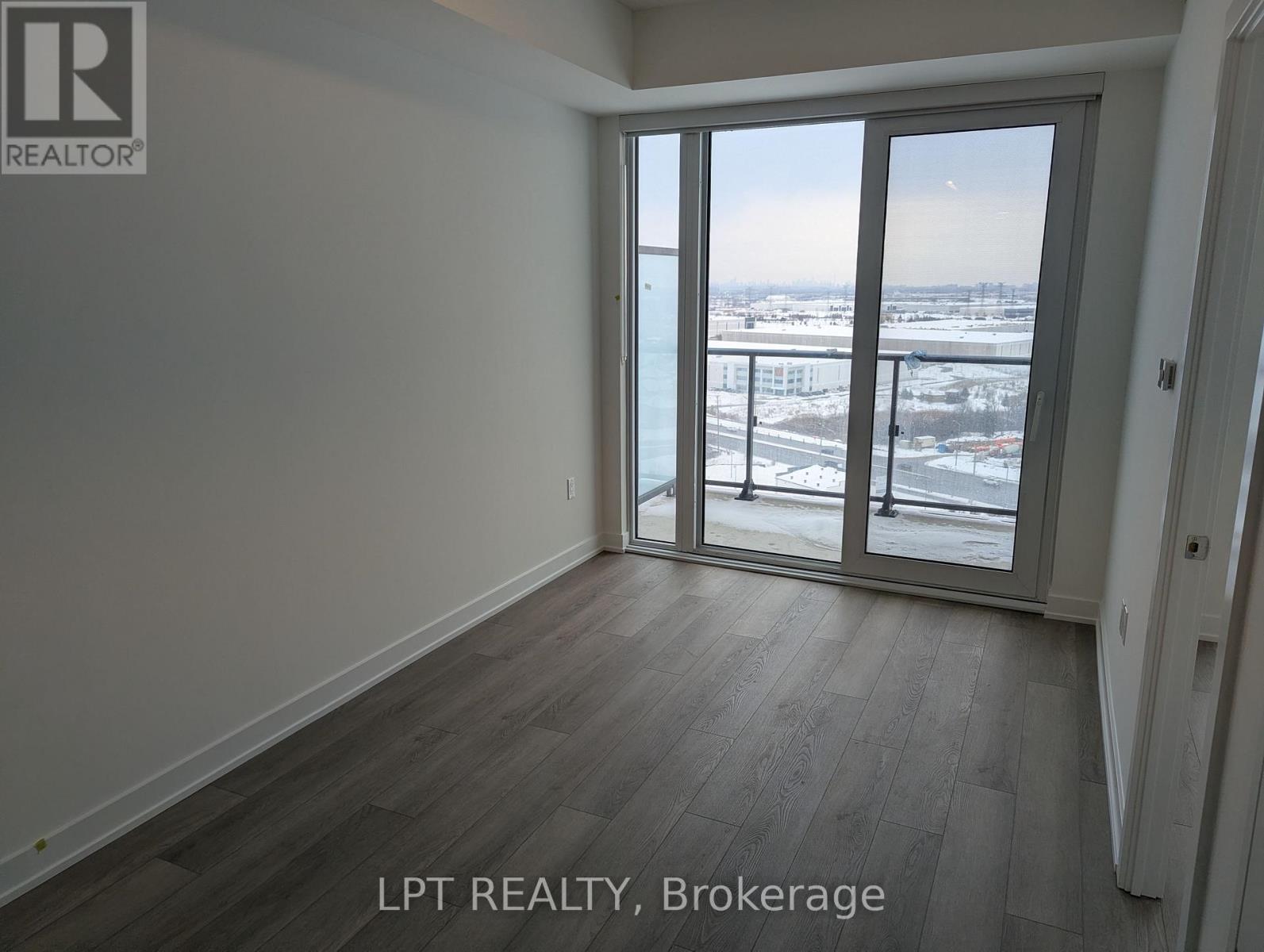 15 Skyridge Drive, Brampton, Ontario  L6P 4S3 - Photo 9 - W12804352