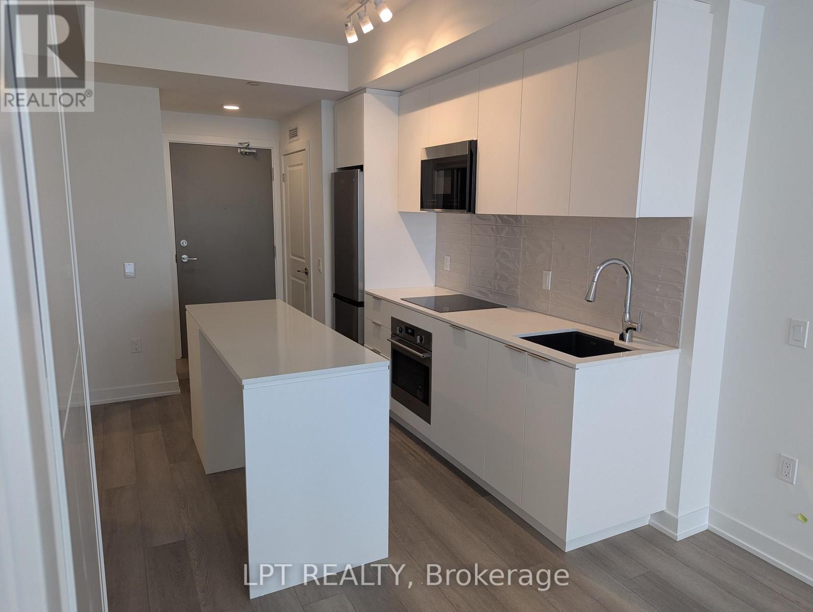 15 Skyridge Drive, Brampton, Ontario  L6P 4S3 - Photo 6 - W12804352