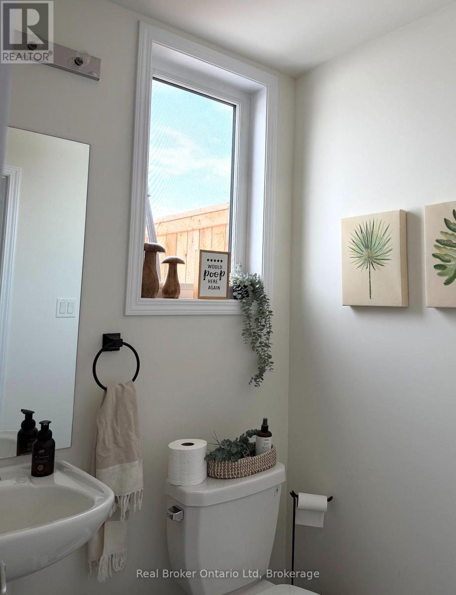 29 Sama Way, Wasaga Beach, Ontario  L9Z 0K4 - Photo 11 - S12804434