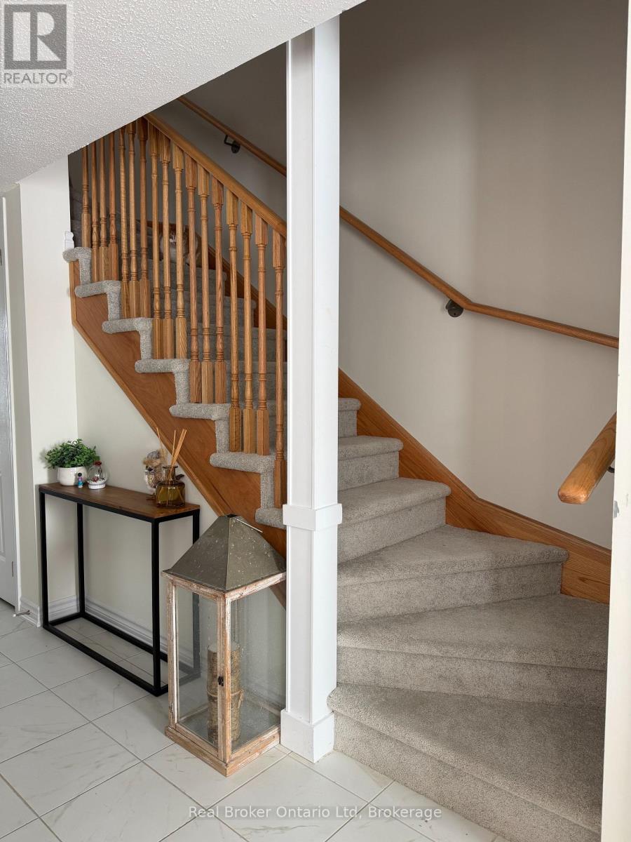 29 Sama Way, Wasaga Beach, Ontario  L9Z 0K4 - Photo 3 - S12804434