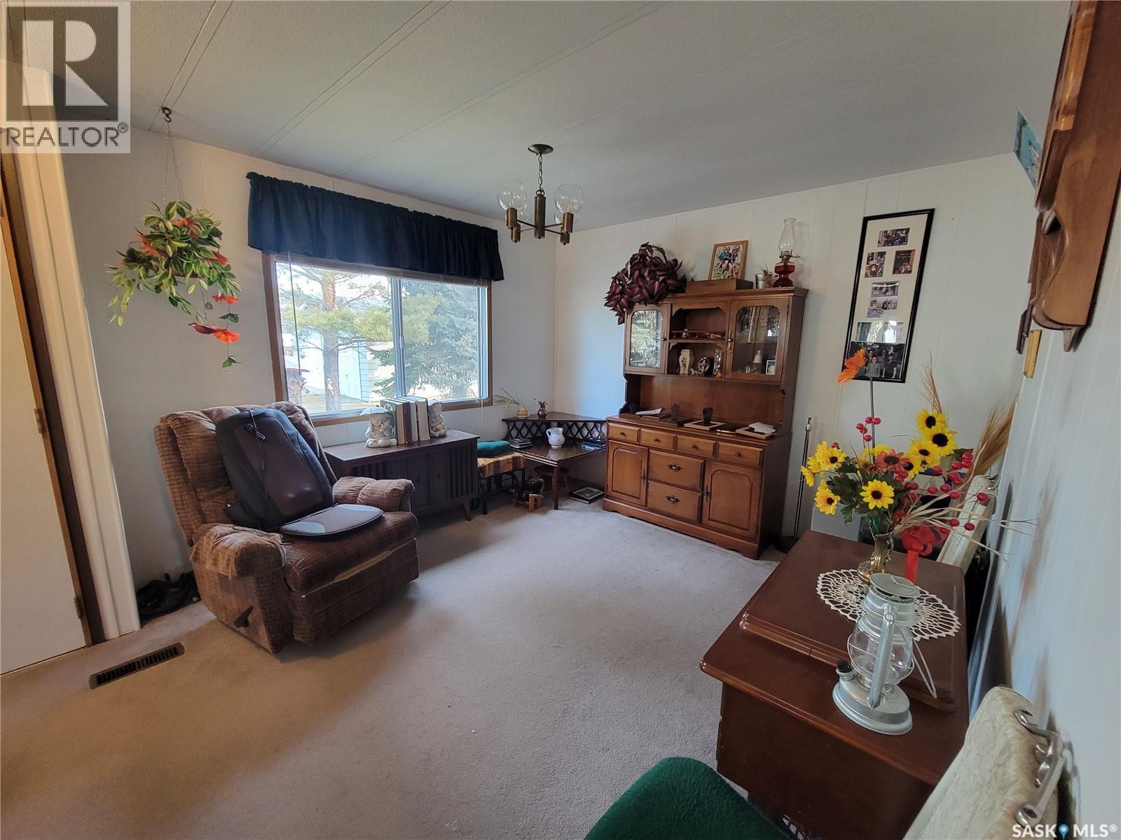 310 5th Street W, Wilkie, Saskatchewan  S0L 2C0 - Photo 11 - SK020976