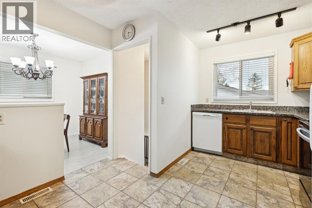 290 Jensen Drive Ne, Airdrie, Alberta  T4B 1N9 - Photo 22 - A2284195