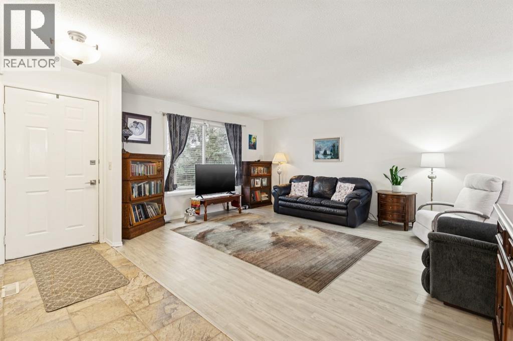 290 Jensen Drive Ne, Airdrie, Alberta  T4B 1N9 - Photo 11 - A2284195