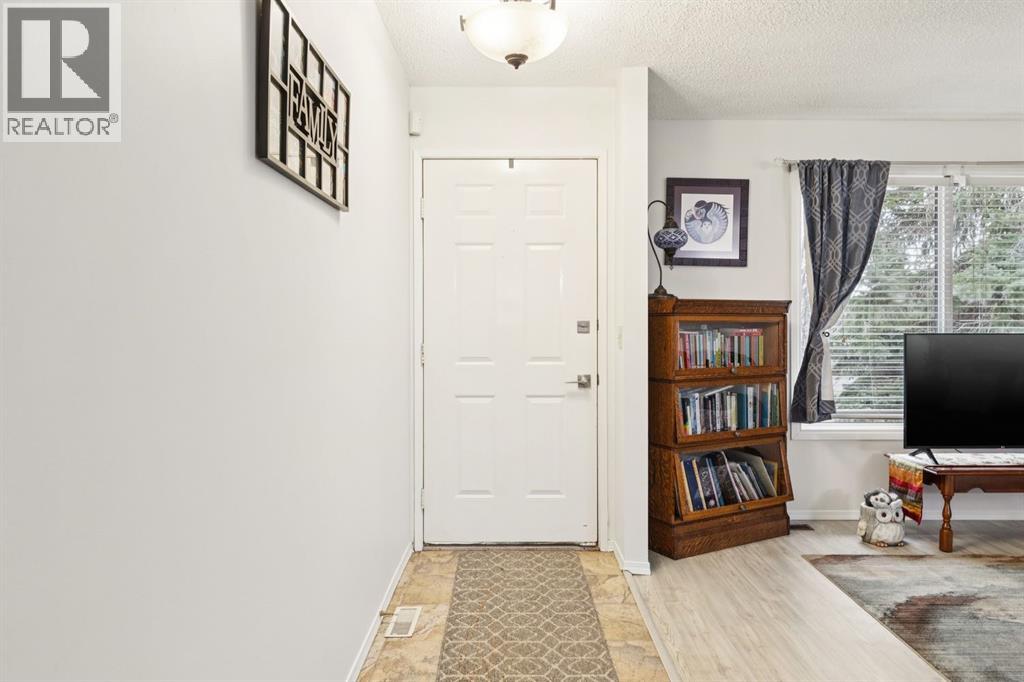 290 Jensen Drive Ne, Airdrie, Alberta  T4B 1N9 - Photo 10 - A2284195