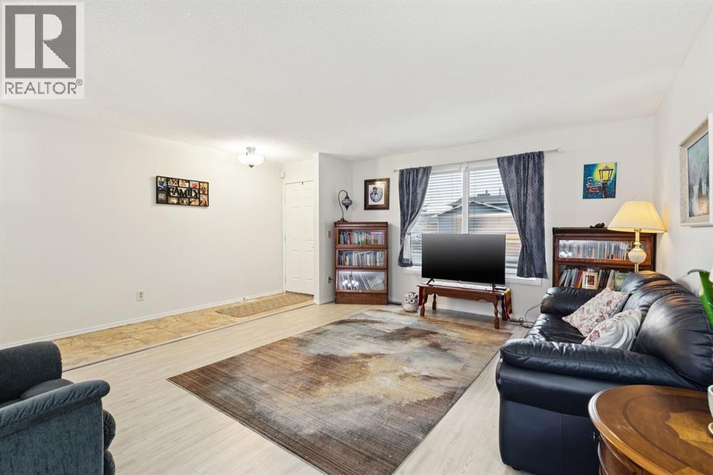 290 Jensen Drive Ne, Airdrie, Alberta  T4B 1N9 - Photo 14 - A2284195