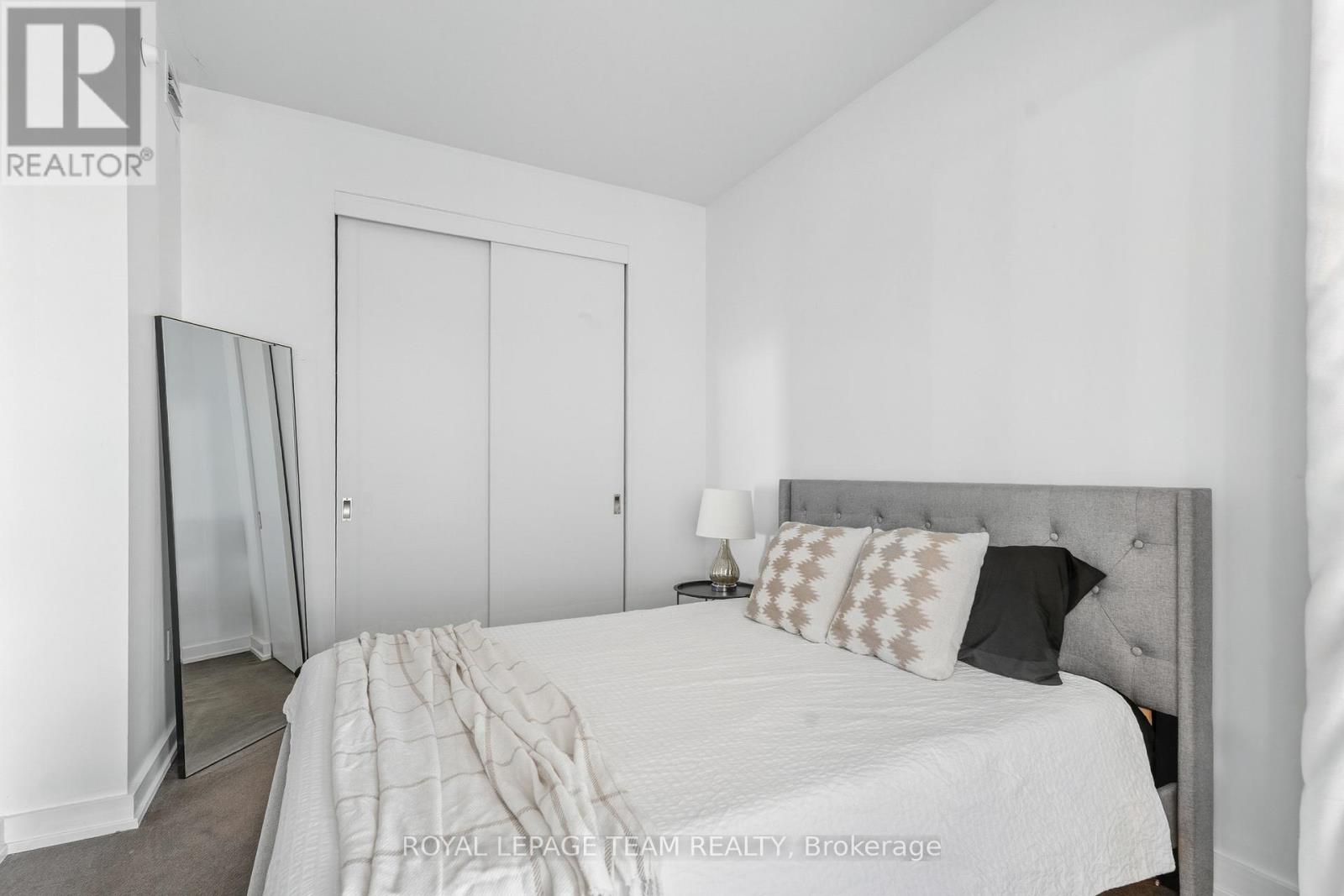 1111 - 111 Champagne Avenue S, Ottawa, Ontario  K1S 5V3 - Photo 12 - X12804440