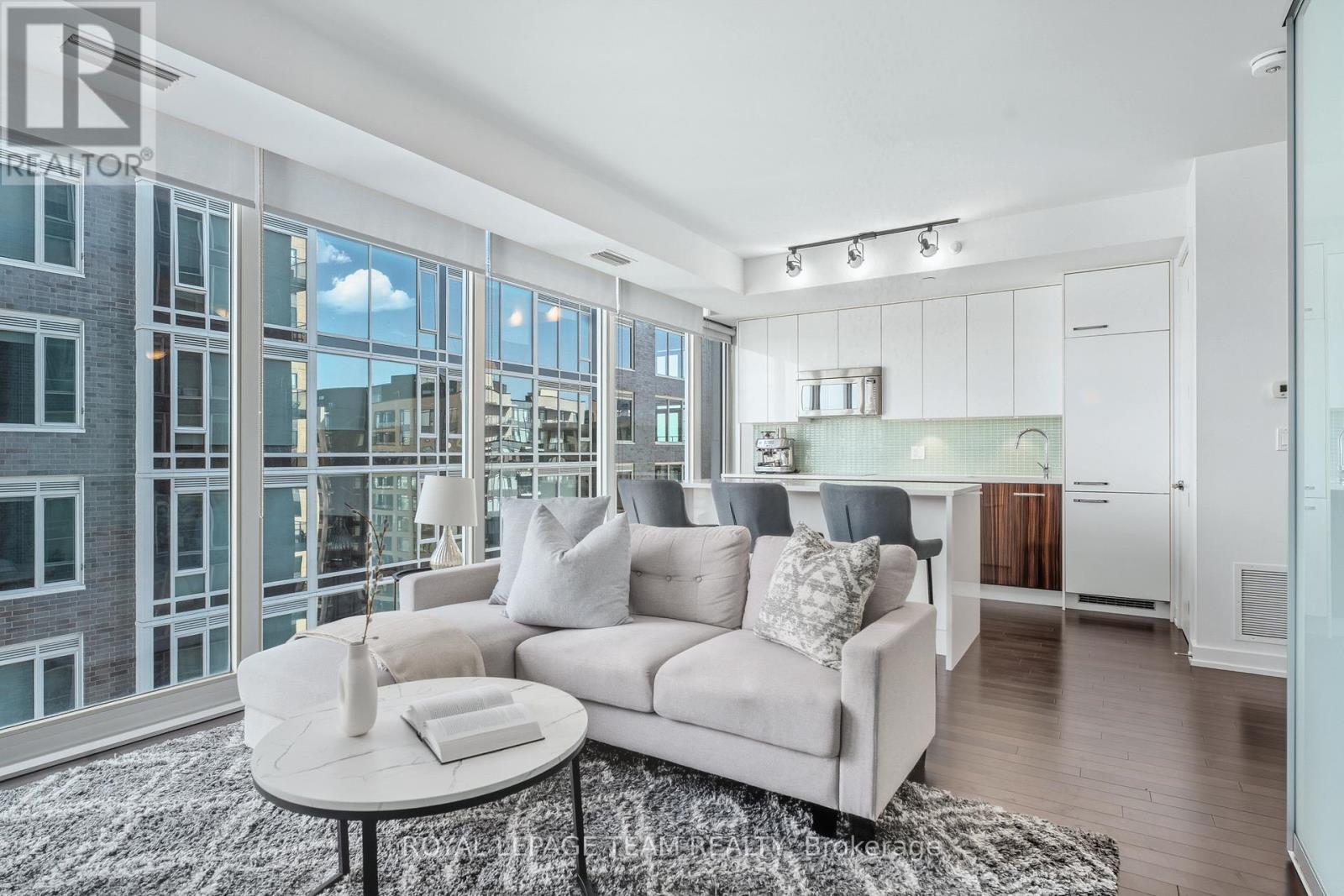 1111 - 111 Champagne Avenue S, Ottawa, Ontario  K1S 5V3 - Photo 2 - X12804440