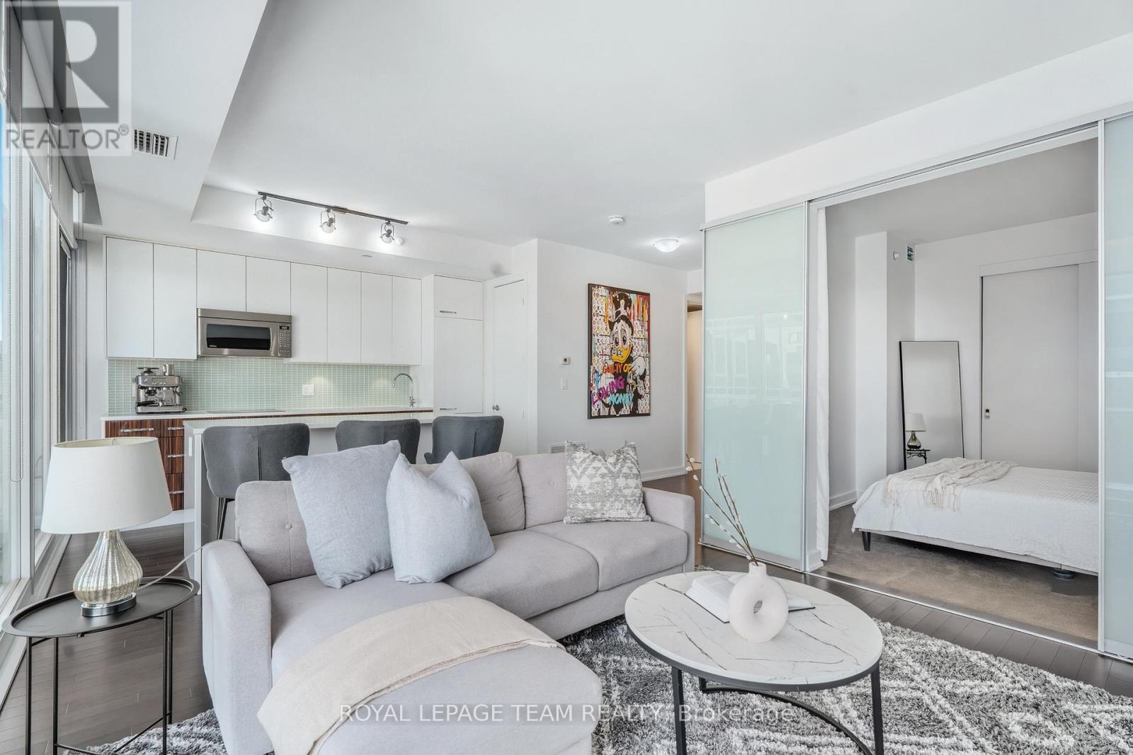 1111 - 111 Champagne Avenue S, Ottawa, Ontario  K1S 5V3 - Photo 5 - X12804440