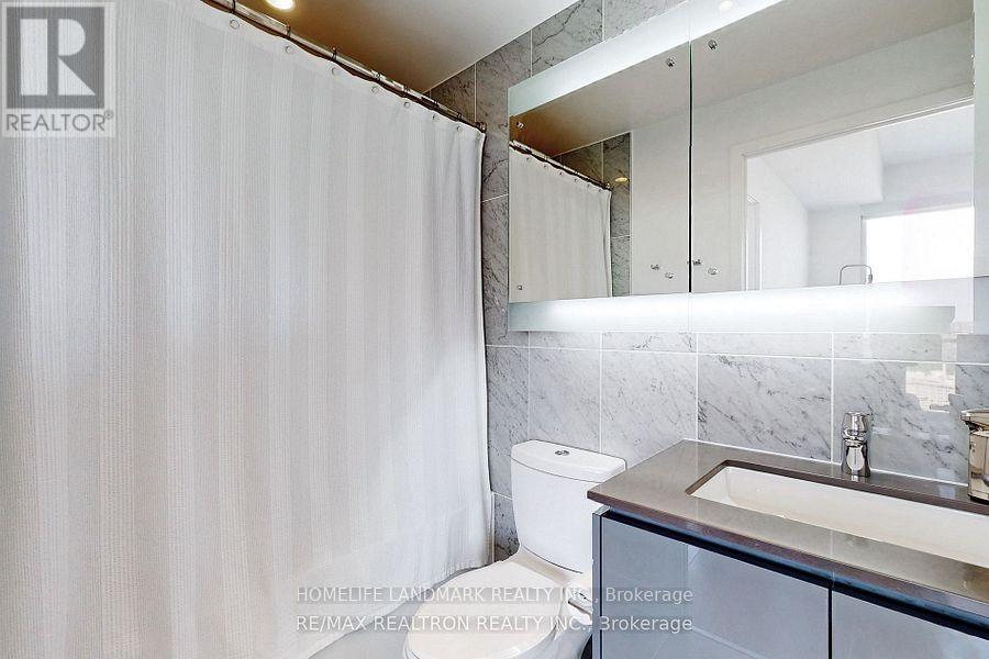 2011 - 117 Mcmahon Drive, Toronto, Ontario  M2K 0E4 - Photo 17 - C12804432