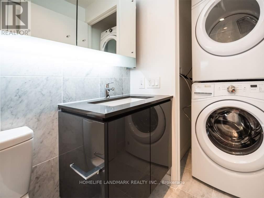 2011 - 117 Mcmahon Drive, Toronto, Ontario  M2K 0E4 - Photo 18 - C12804432