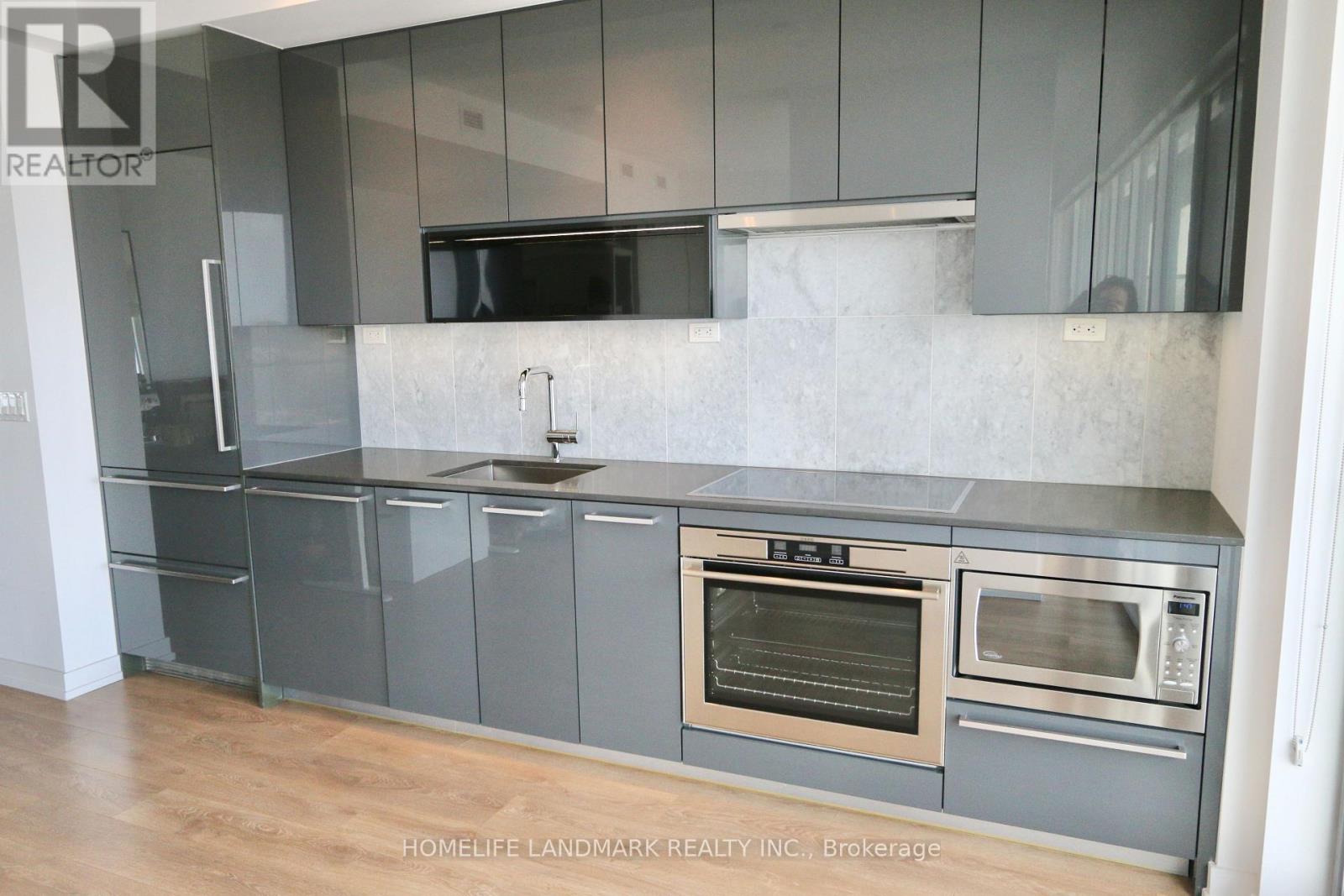 2011 - 117 Mcmahon Drive, Toronto, Ontario  M2K 0E4 - Photo 5 - C12804432