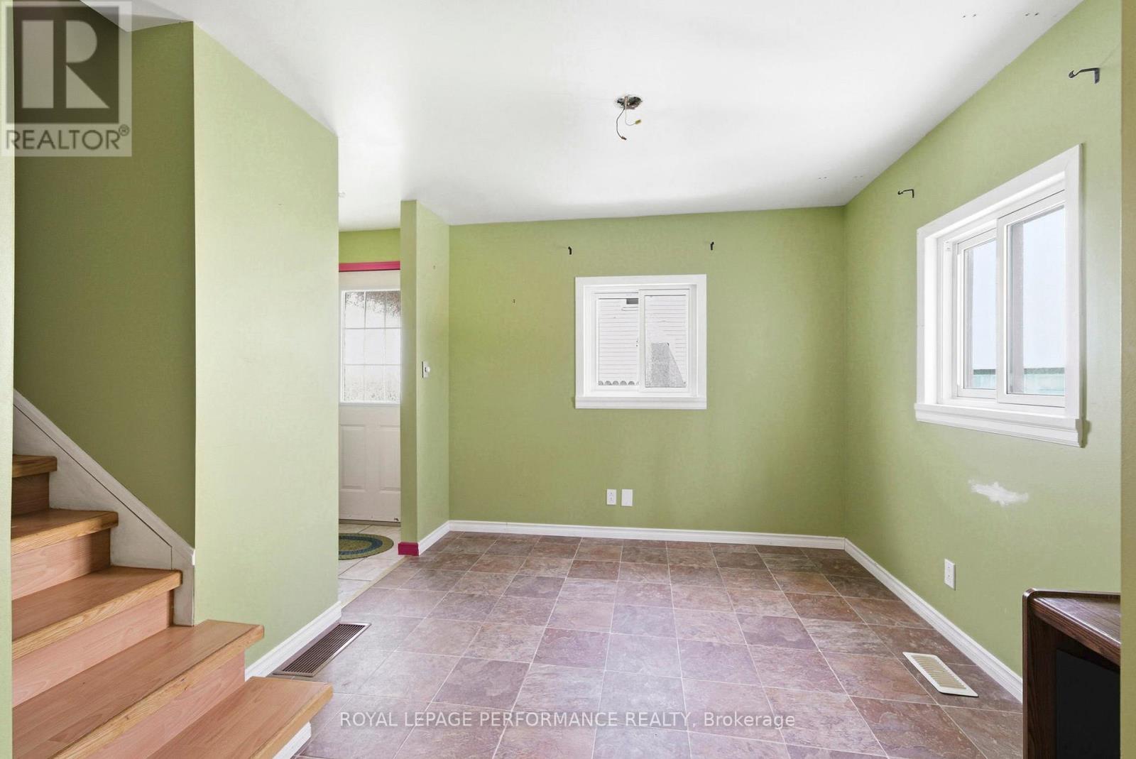 114 Jobin Avenue, Cornwall, Ontario  K6J 3L1 - Photo 8 - X12804444