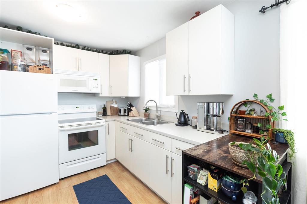 541 Barkman Avenue, Steinbach, Manitoba  R5G 0H8 - Photo 4 - 202603060