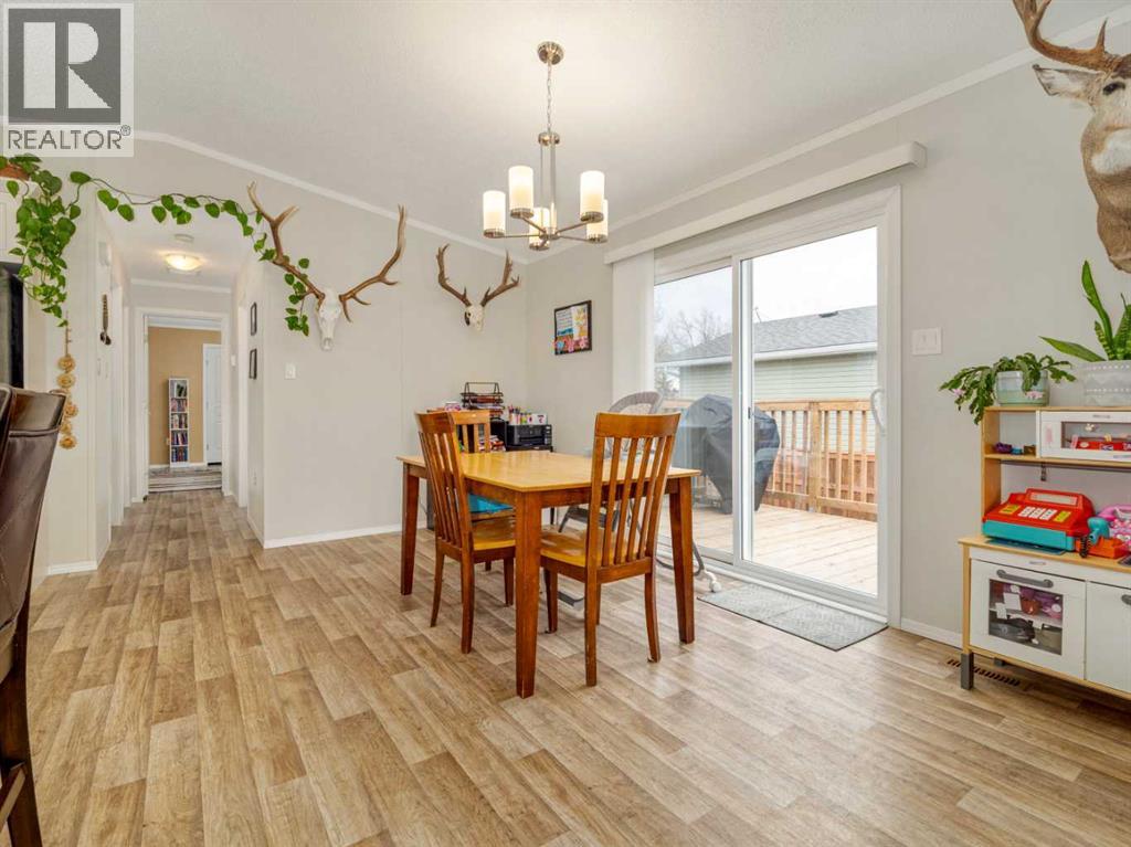 221 4 Street, Cowley, Alberta  T0K 0P0 - Photo 17 - A2287711