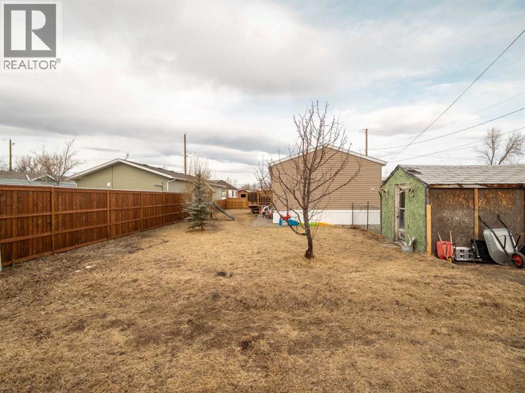 221 4 Street, Cowley, Alberta  T0K 0P0 - Photo 33 - A2287711