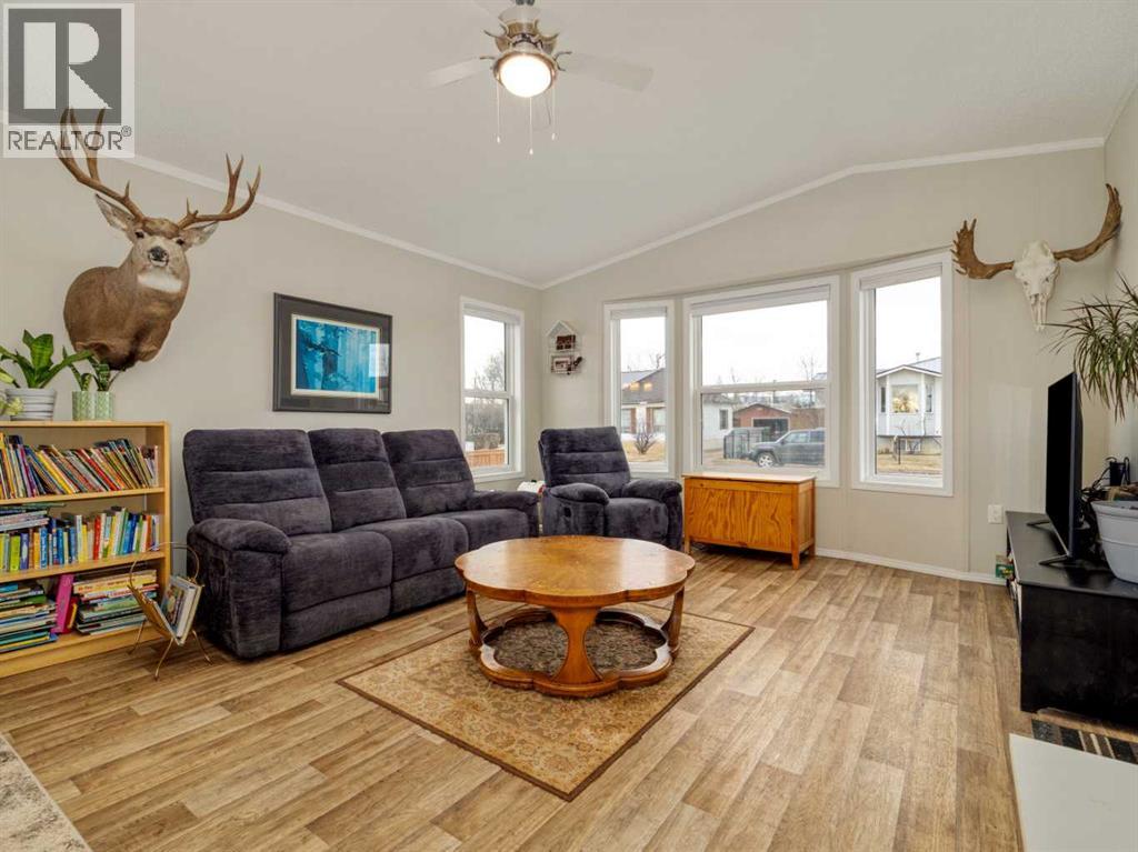 221 4 Street, Cowley, Alberta  T0K 0P0 - Photo 6 - A2287711