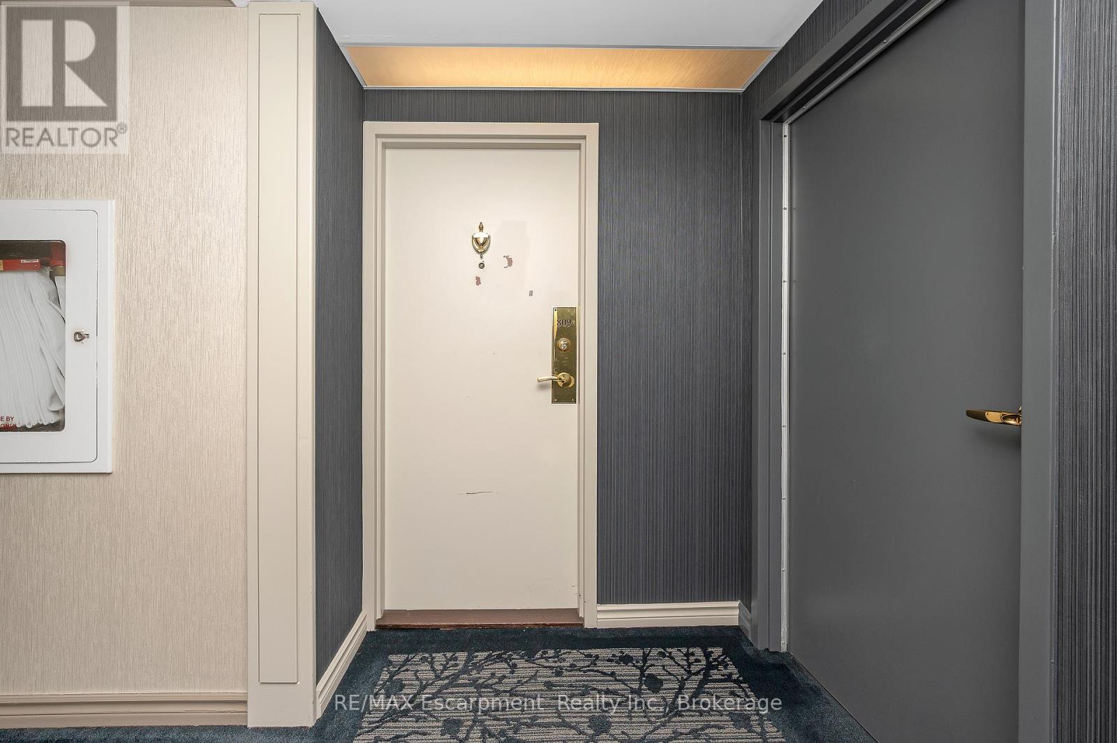 809 - 20 Cherrytree Drive, Brampton, Ontario  L6Y 3V1 - Photo 5 - W12804478