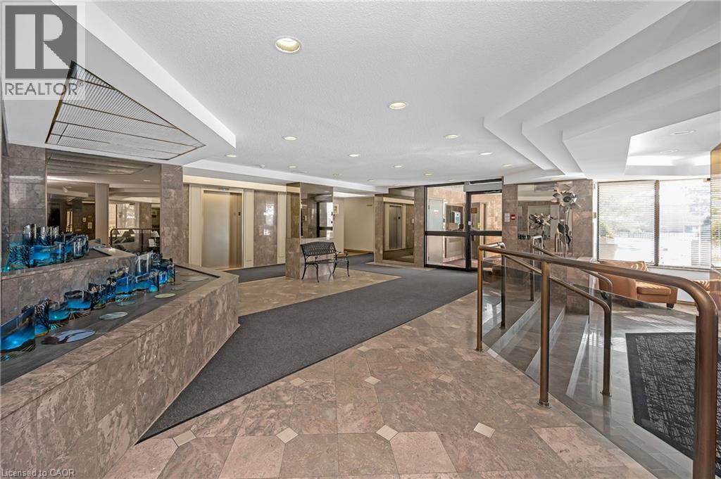 20 Cherrytree Drive Unit# 809, Brampton, Ontario  L6Y 3V1 - Photo 3 - 40806426