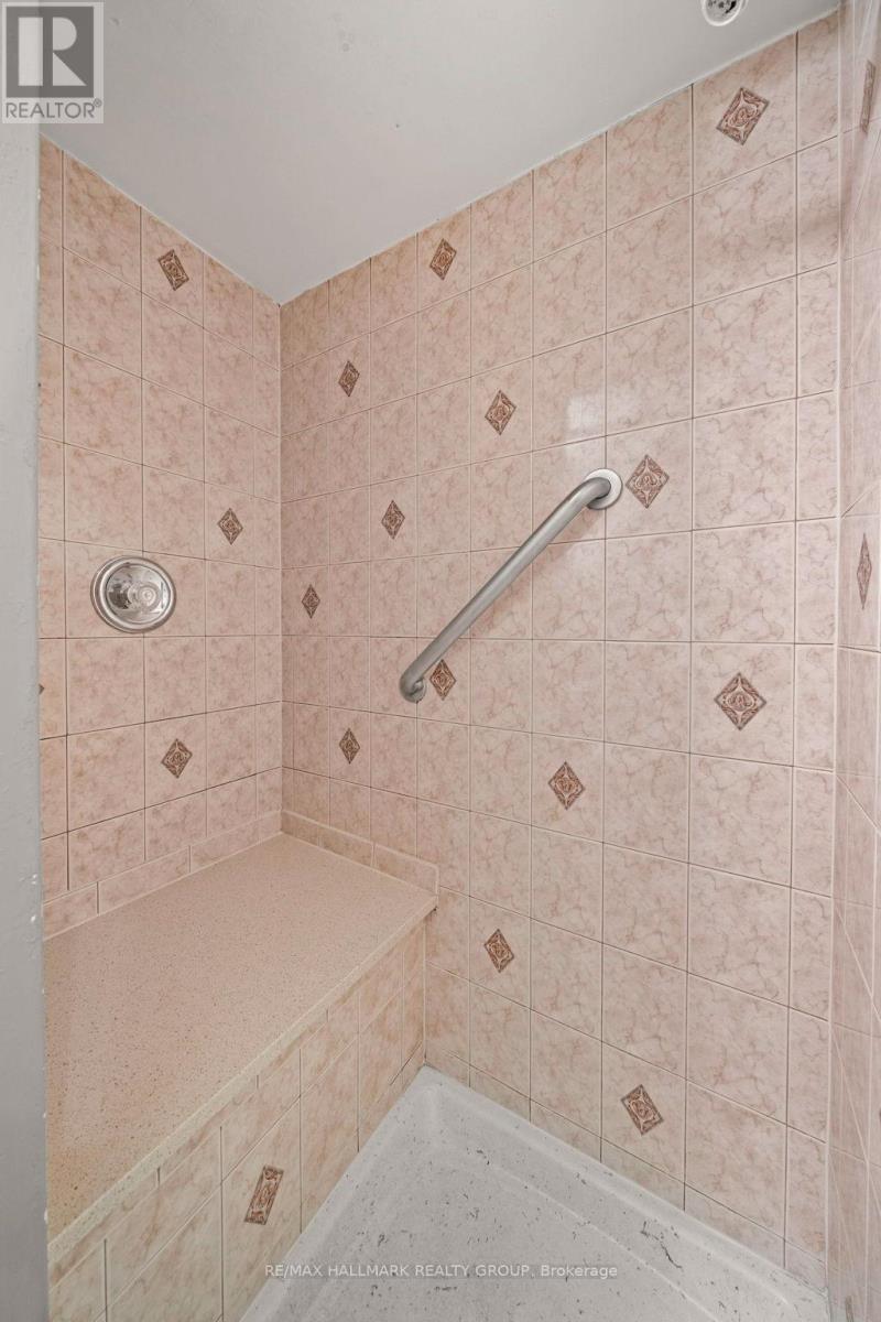 2301 - 500 Laurier Avenue W, Ottawa, Ontario  K1R 5E1 - Photo 17 - X12804452