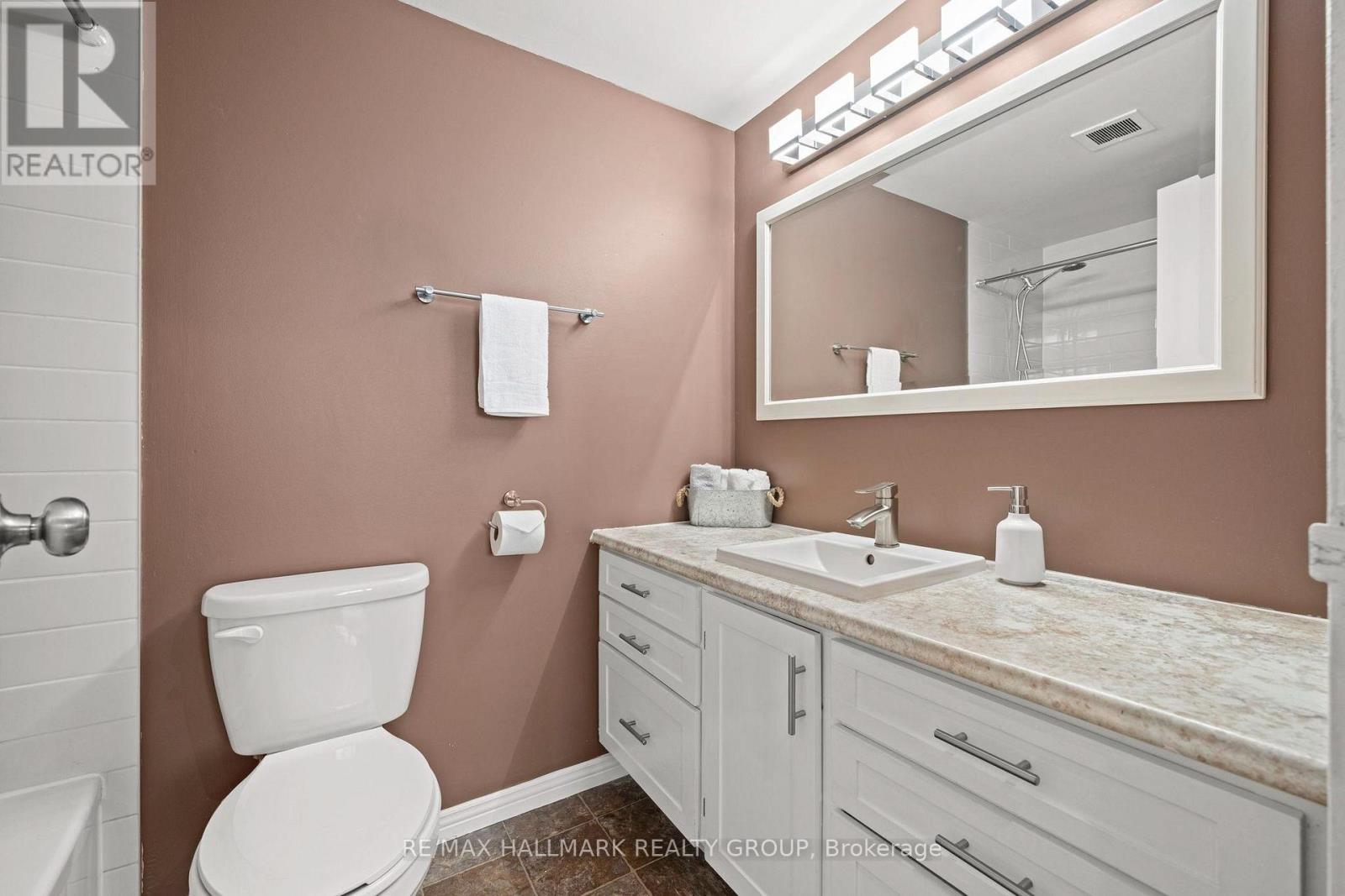 2301 - 500 Laurier Avenue W, Ottawa, Ontario  K1R 5E1 - Photo 21 - X12804452