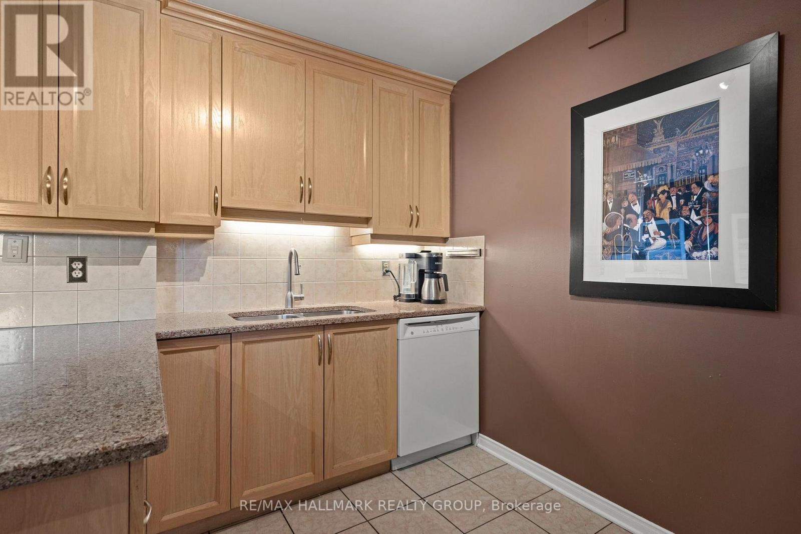 2301 - 500 Laurier Avenue W, Ottawa, Ontario  K1R 5E1 - Photo 8 - X12804452